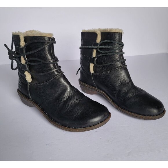 UGG Caspia Women's Leather Cozy Sheepskin Lining Ankle Boots. Size 10 - Picture 1 of 13